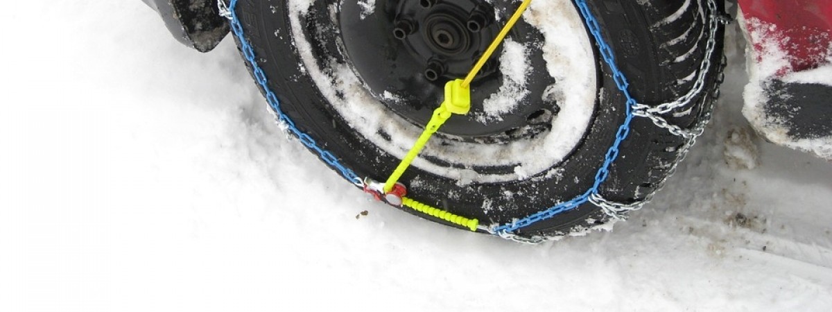 Zbliża się zima. Zarząd dróg przypomina o odpowiednich oponach