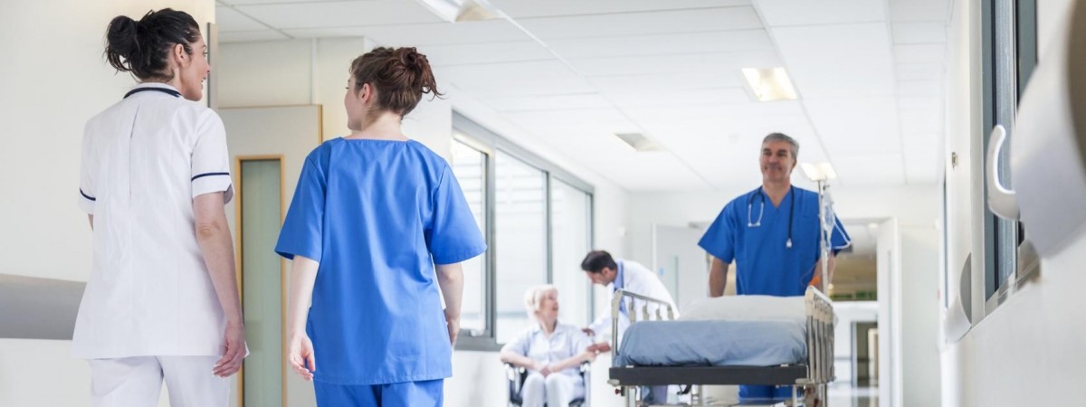 Pracownicy służby zdrowia z wyższą pensją: lepsze wynagrodzenie za nadgodziny