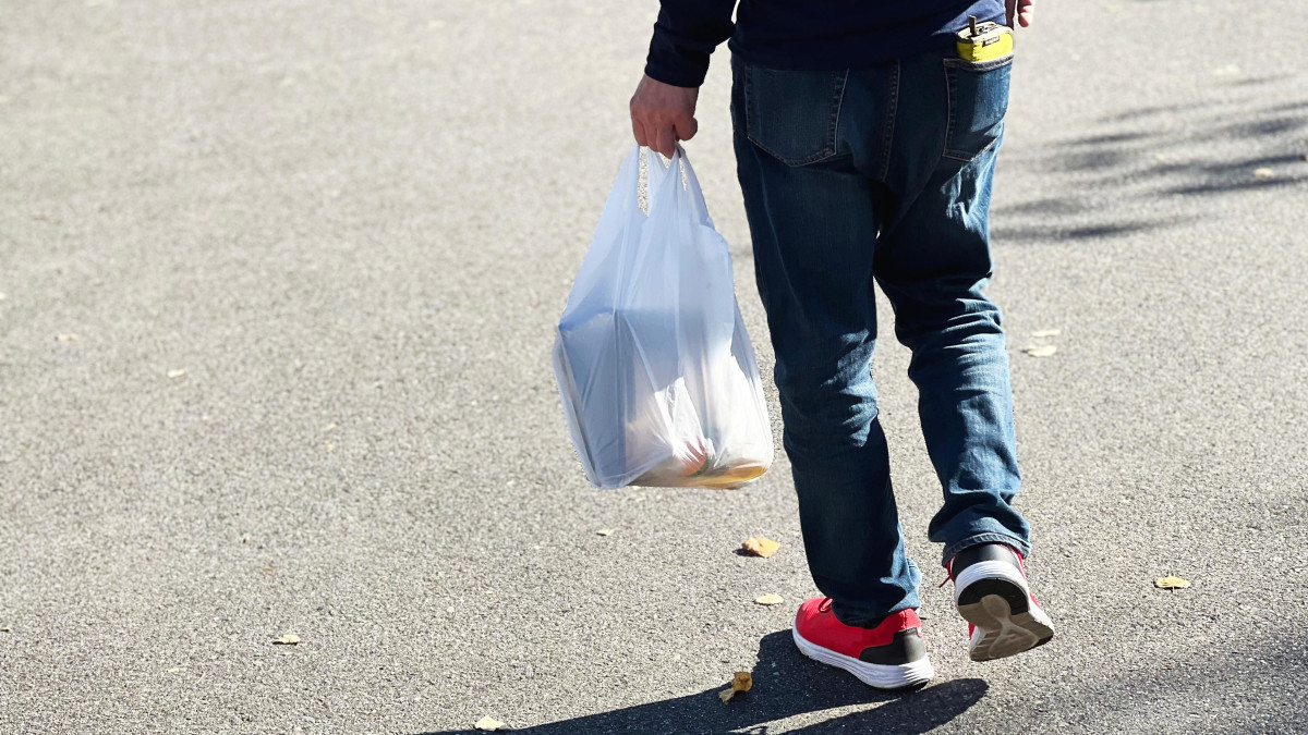 Plastikowe torby w Norwegii znowu podrożeją. Wysoka cena pozwala ograniczyć zużycie plastiku