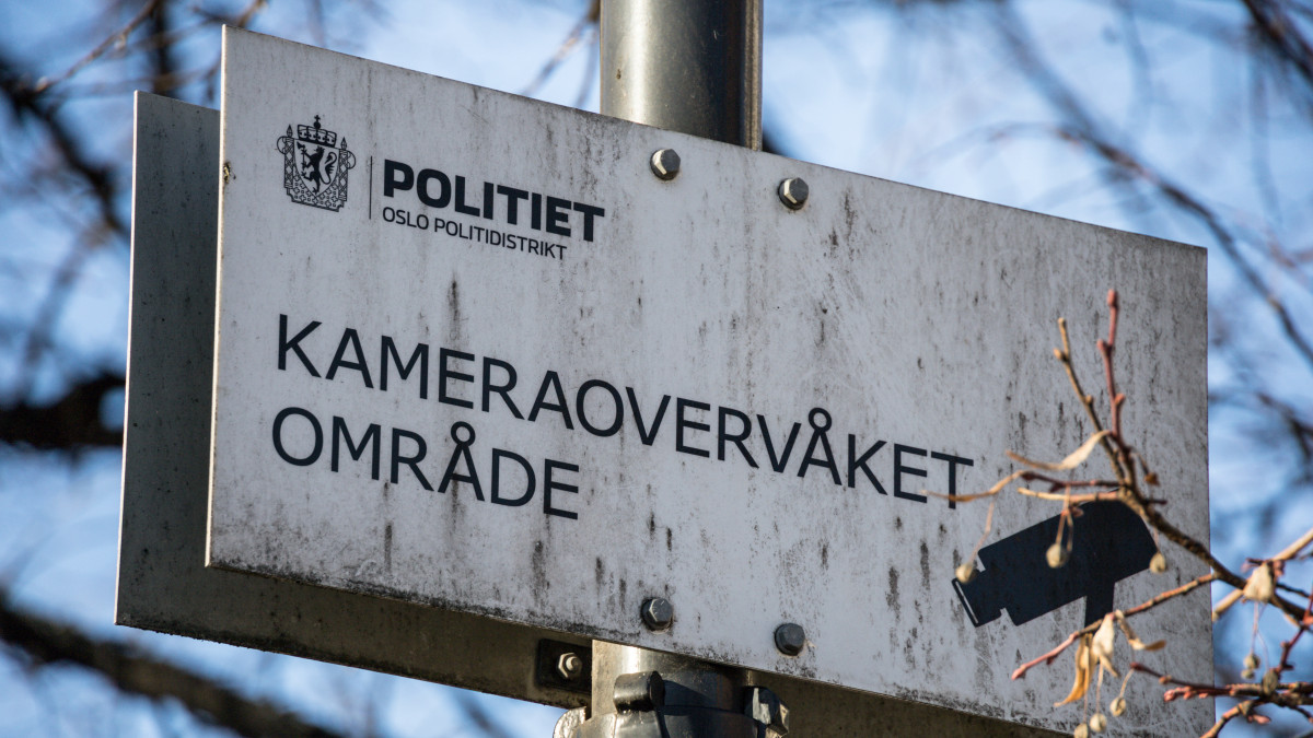 Nowy taryfikator mandatów: używanie telefonu podczas jazdy zaboli portfele kierowców