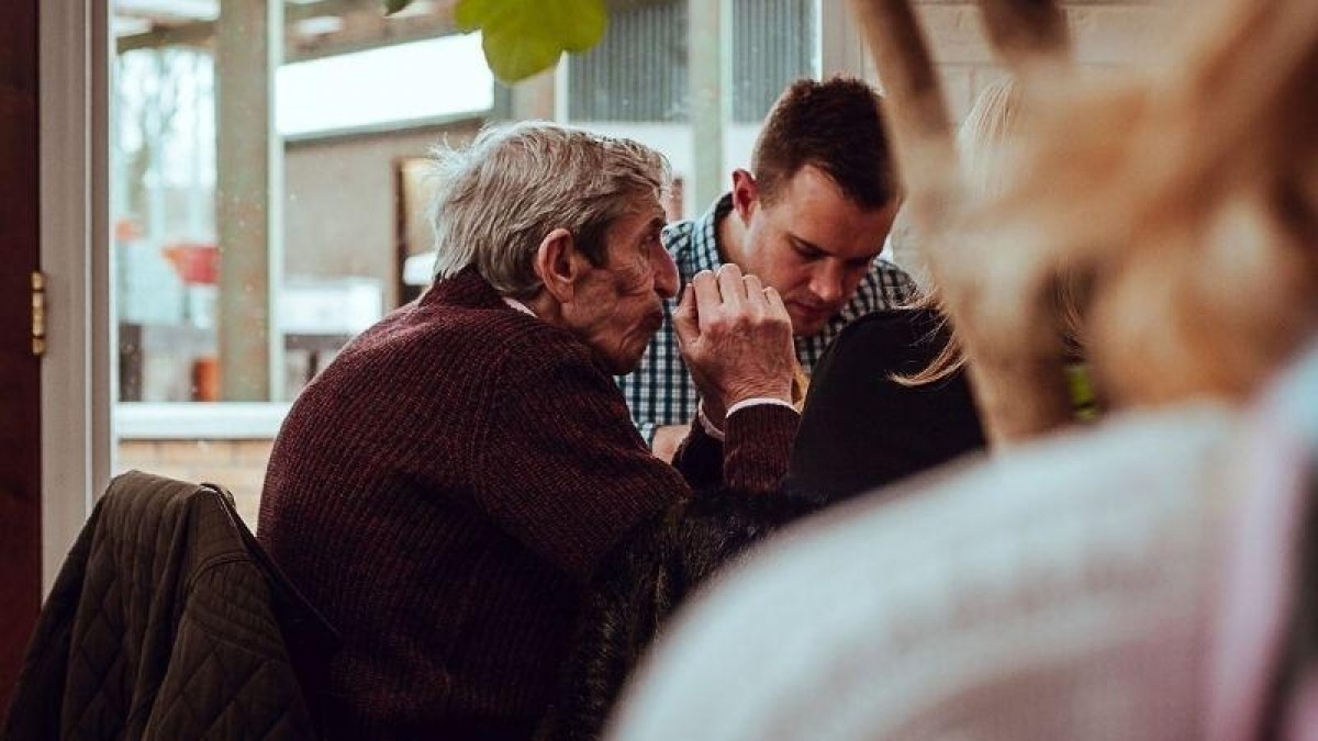 Władze Oslo chwalą program szczepień: koronawirus wyeliminowany z domów opieki