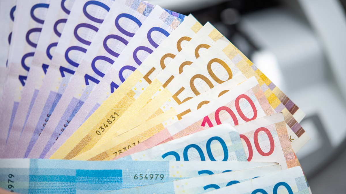 Sprawdź, ile zarabia się w twoim zawodzie. Średnie miesięczne wynagrodzenie w ponad 250 branżach
