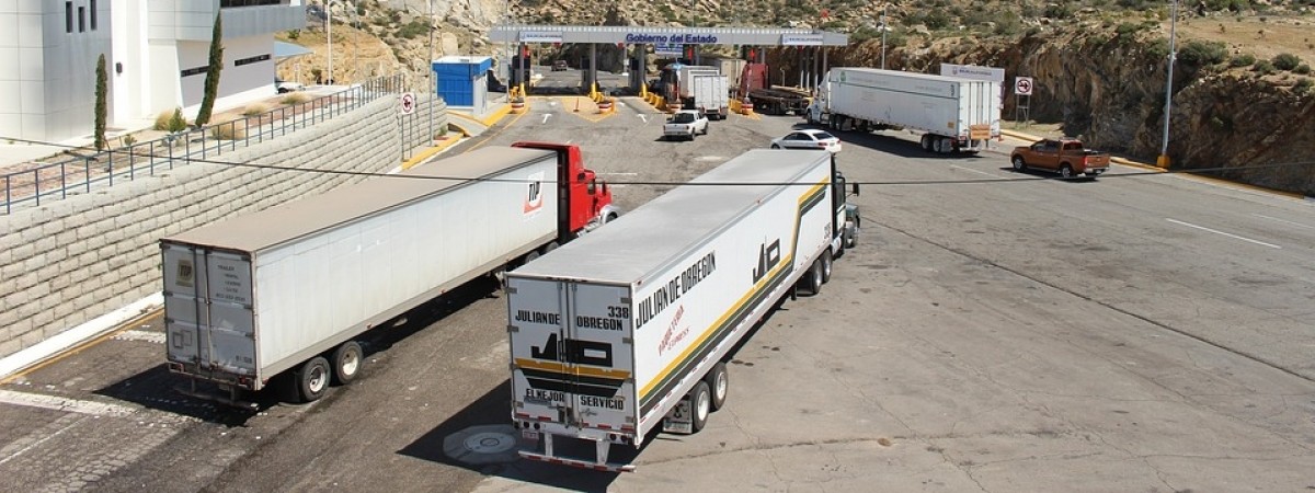 Za niskie wynagrodzenia, niekontrolowany czas pracy. Branża transportowa pod lupą 