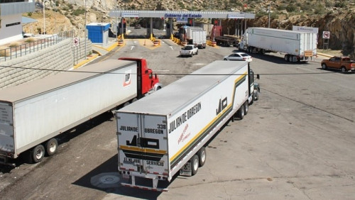 Za niskie wynagrodzenia, niekontrolowany czas pracy. Branża transportowa pod lupą