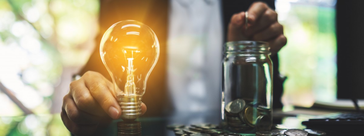 Historycznie tani prąd: ceny energii elektrycznej nie były tak niskie od 20 lat 