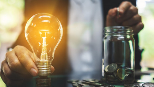 Historycznie tani prąd: ceny energii elektrycznej nie były tak niskie od 20 lat