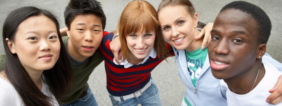 Ośrodki dla uchodźców to intratny biznes. Oto bracia, którzy zarabiają na nim miliony 