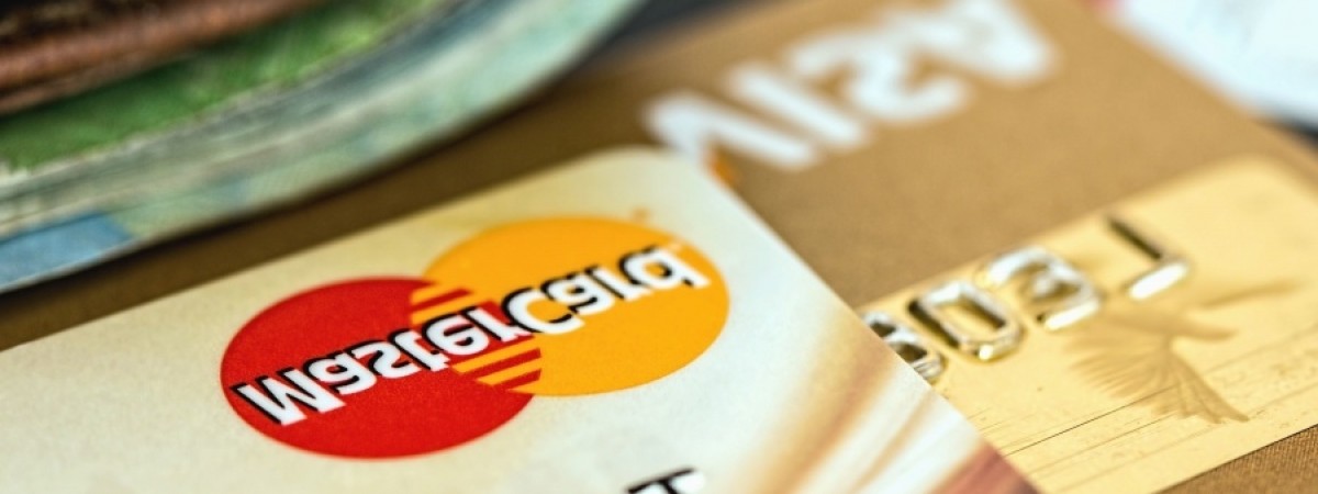 Klienci DNB podwójnie obciążeni płatnościami. Wśród poszkodowanych są też Polacy