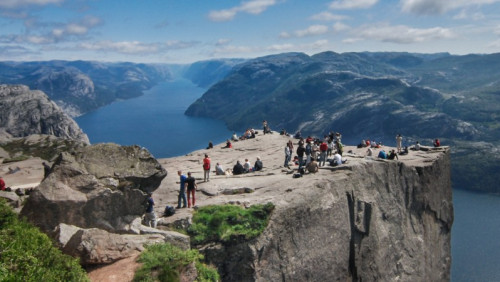 Jest decyzja gminy: specjalnie dla Toma Cruise’a zamkną Preikestolen