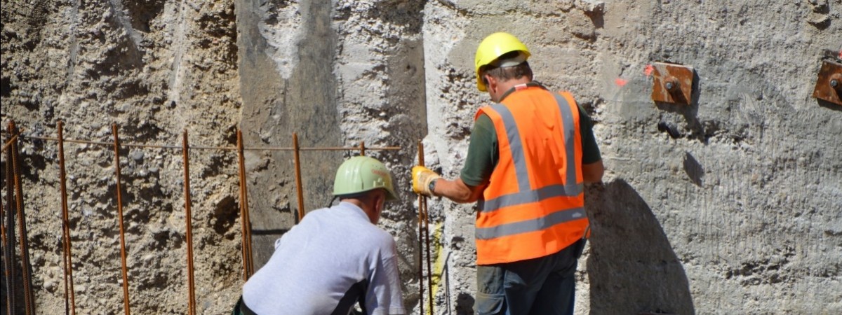 Częste konflikty i błędy na budowach. Powodem bariera językowa 
