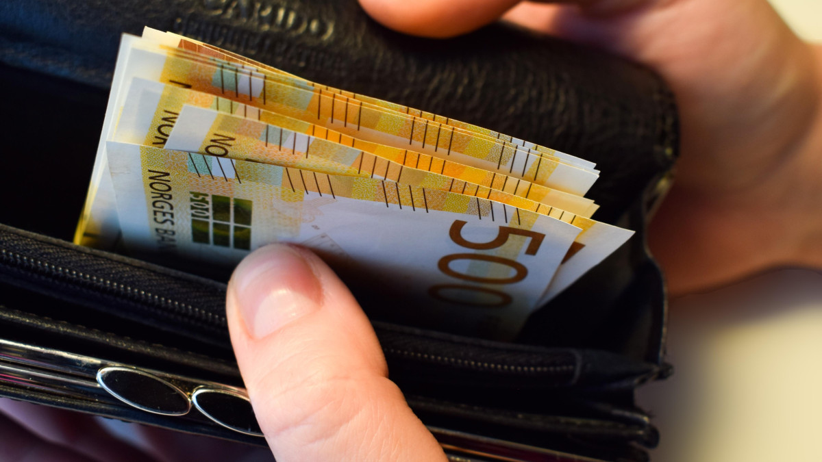 Norwescy ekonomiści znaleźli powód wyższej inflacji. Wszystko przez... twoją pensję