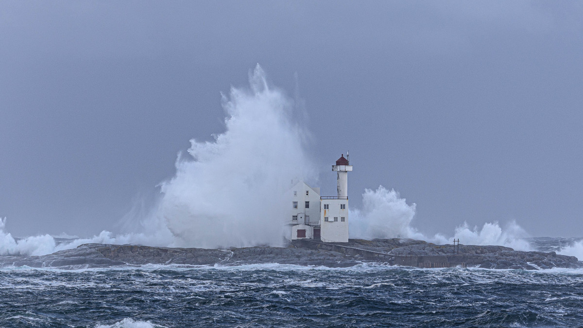 Huragan uderzył w norweskie wybrzeże. Wieje blisko 150 km/h