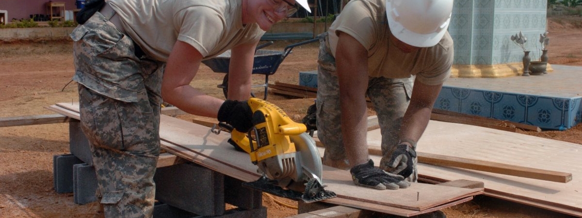 Sytuacja na rynku pracy coraz lepsza. Niższe bezrobocie i mniej zwolnień