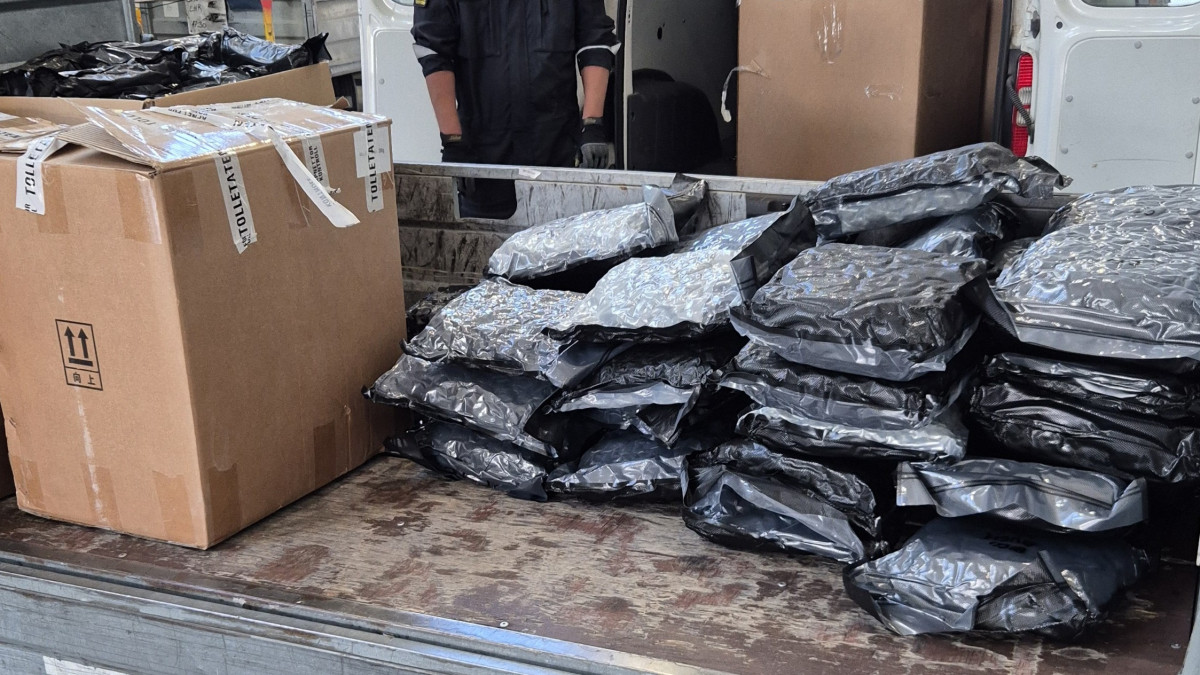 Przemyt w kartonach. Olbrzymia akcja celników na największym lotnisku w Norwegii