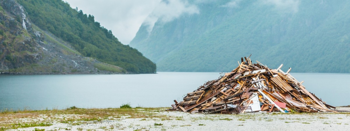 Lofoty i Nordkapp toną w śmieciach. Norwegowie wyrzucają rupiecie, gdzie popadnie