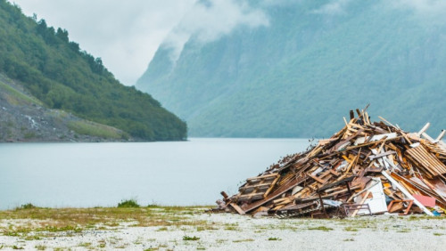 Lofoty i Nordkapp toną w śmieciach. Norwegowie wyrzucają rupiecie, gdzie popadnie