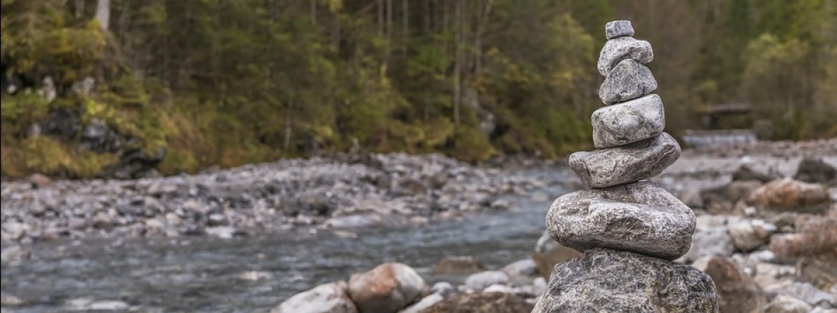 Tajemnica kamiennych kopczyków. Przesądni Norwegowie mają swoje powody 