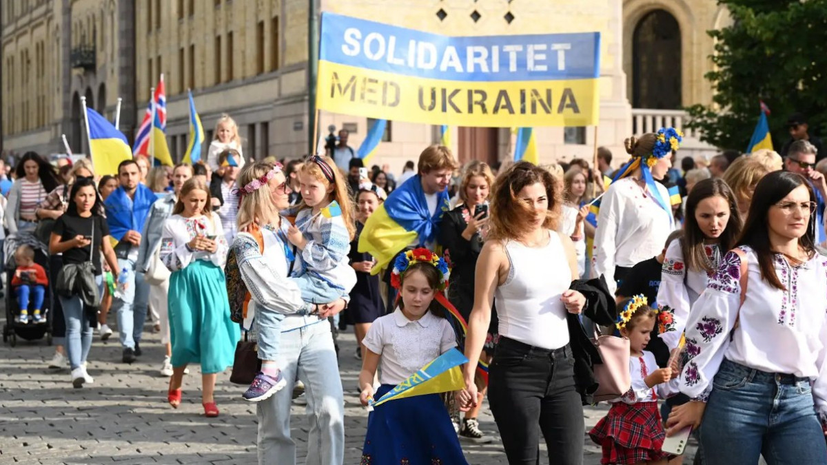 Mijają trzy lata od rosyjskiej inwazji na Ukrainę. Tak zmieniły się relacje Norwegii z tymi państwami