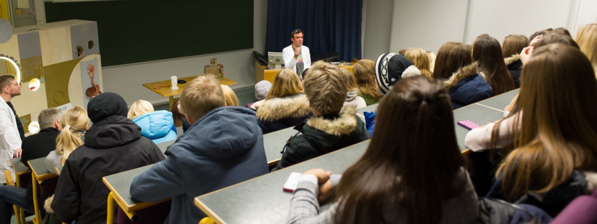 Magisterka przestaje się opłacać – niezależnie od tego, czy to Polska, czy Norwegia