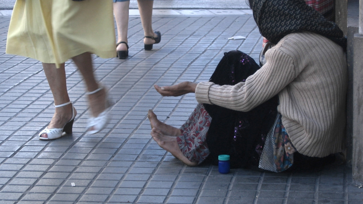 Wolą ukryć problemy zamiast je rozwiązać? Kolejna norweska gmina zakazuje żebrania