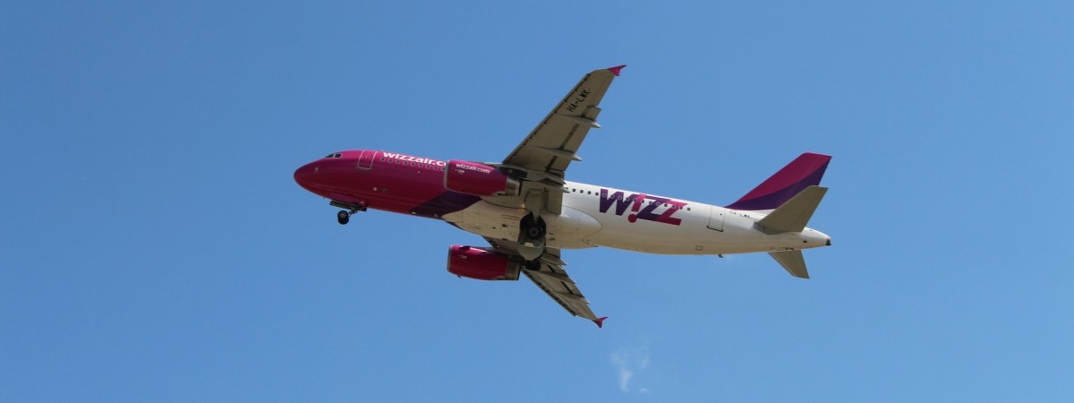 Przewoźnicy przedłużają zawieszenie tras. Na loty z i do Polski trzeba będzie poczekać