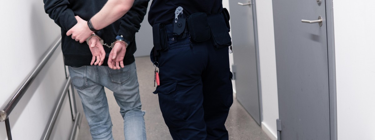 Niedoszły zabójca syna z kolejnymi zarzutami. Molestował dziecko i więził jego matkę