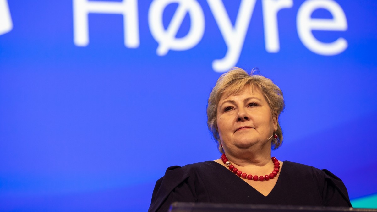 Rośnie poparcie dla Erny Solberg. Pierwszy raz od sierpnia 2021 wyprzedziła premiera Støre