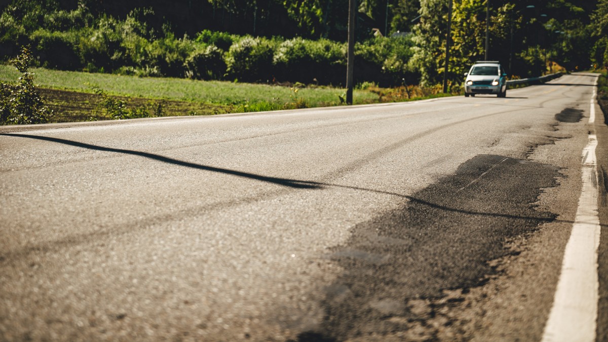 Kierowcy bardziej boją się złego stanu dróg niż pijanych kierowców. Remonty mogą kosztować nawet 100 miliardów koron