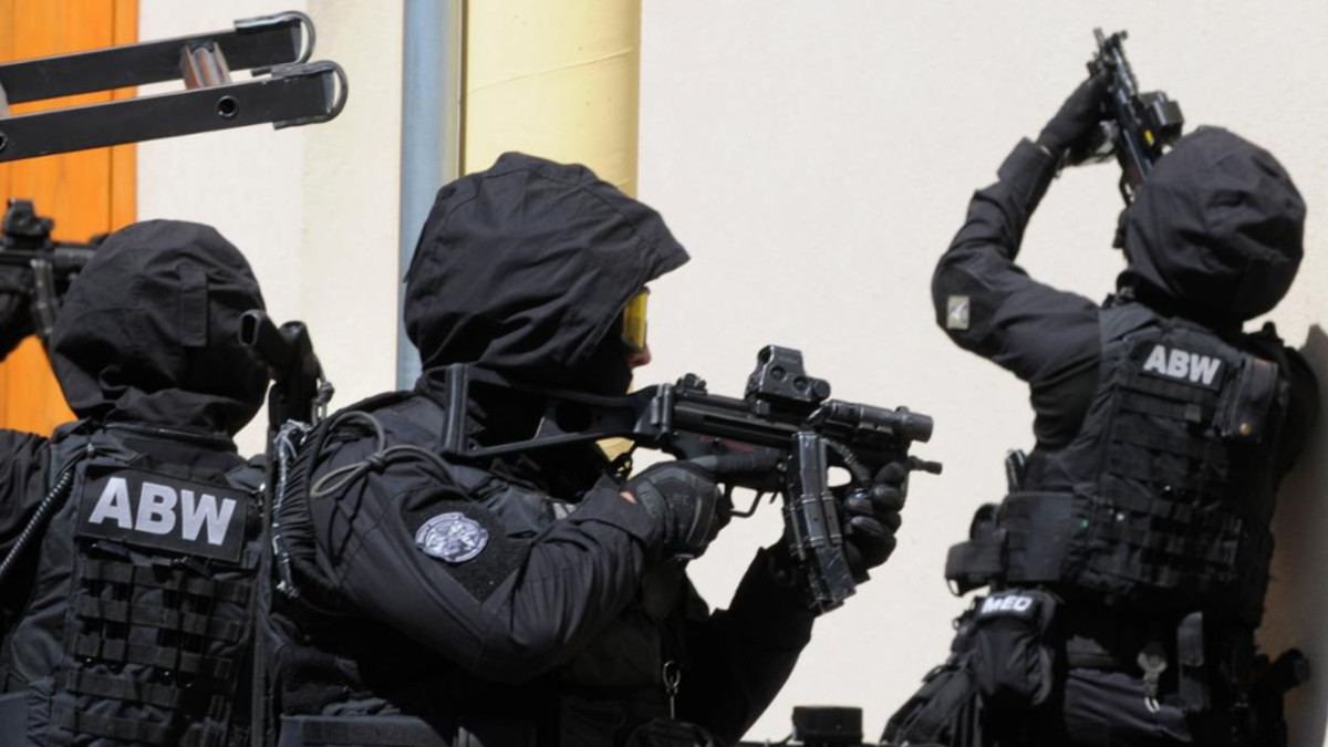 Trzech Polaków fascynowało się Breivikiem. Planowali zamach na szkołę w Olsztynie i parady LGBT