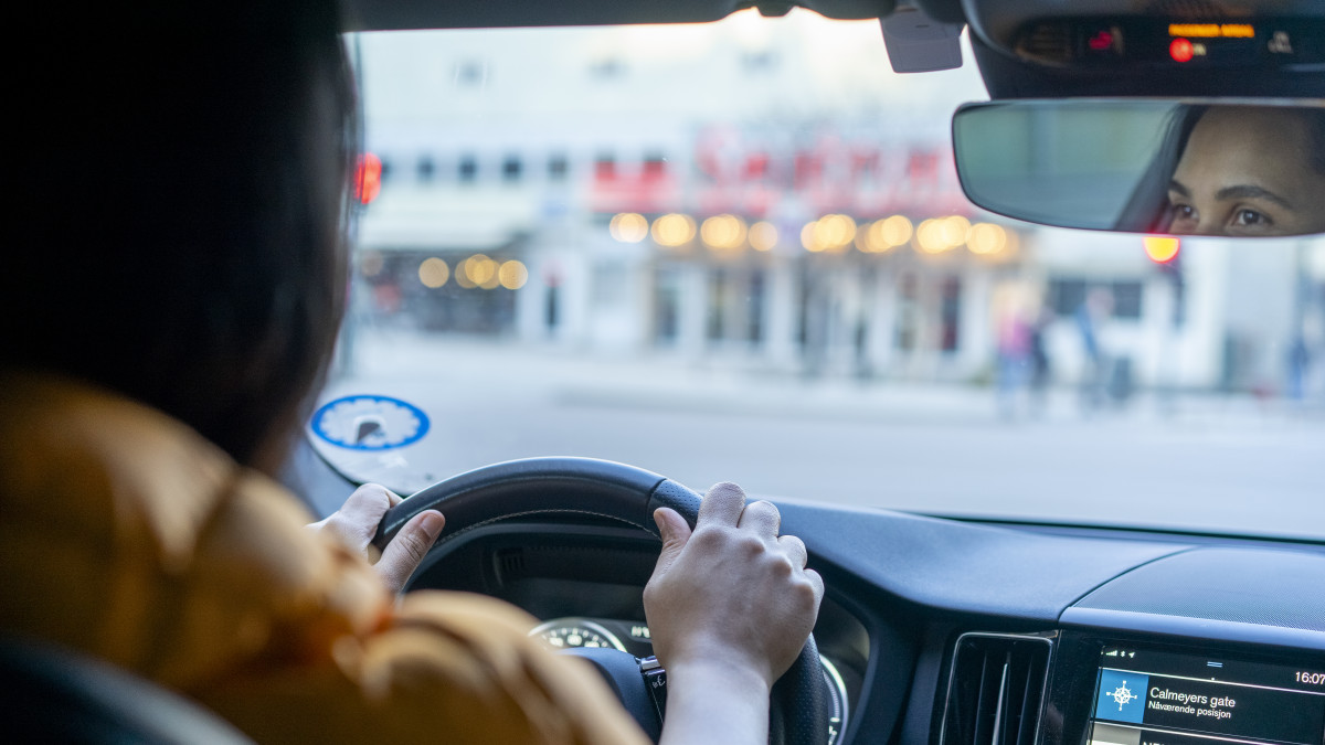 Jazda na podwójnym gazie w Norwegii: prawie co piąty kierowca się do tego przyznaje