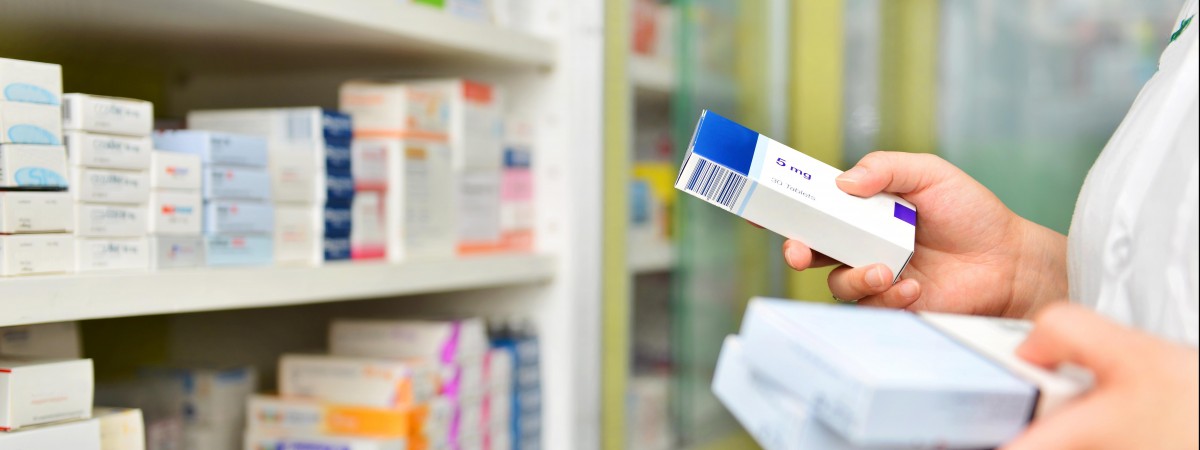 W aptekach wciąż brakuje kluczowych leków. Rozwiązanie rządu spotkało się z ostrą krytyką