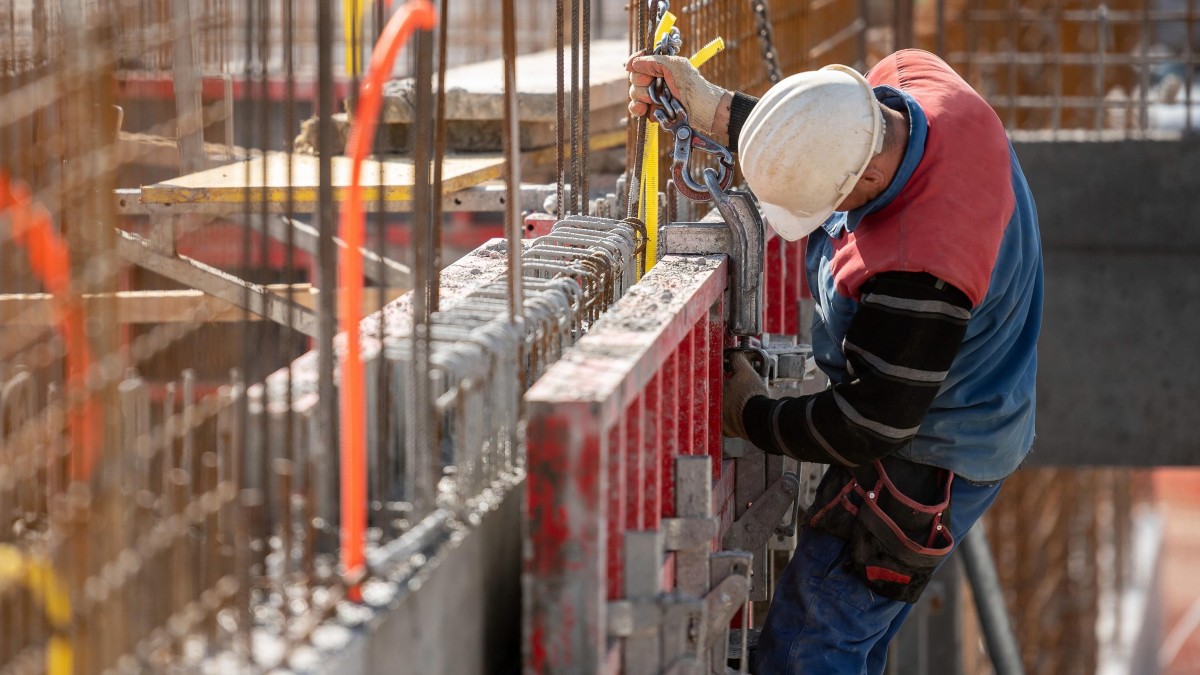 Te okręgi najbardziej polegają na zagranicznych pracownikach. Siłę roboczą najliczniej reprezentują Polacy