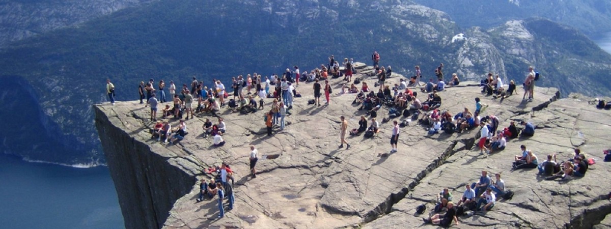 Słynny klif bije nowe rekordy: latem Preikestolen odwiedziło ponad 300 000 turystów