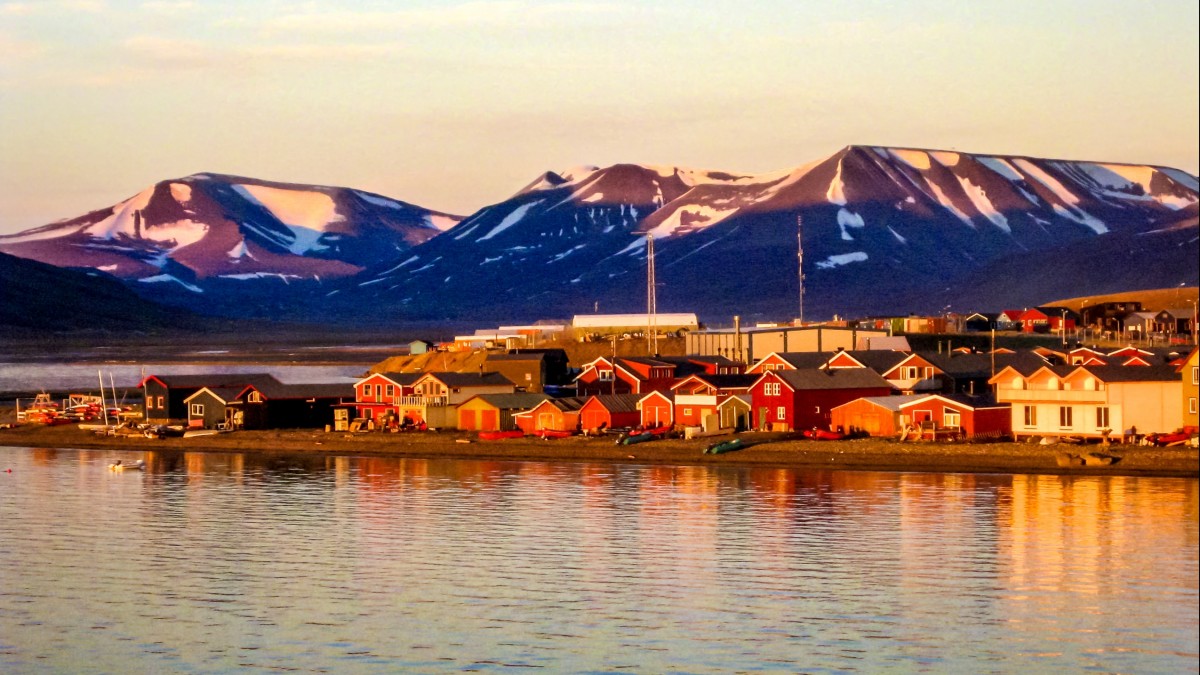 Svalbard nie ma już klimatu polarnego? Archipelag odnotował najcieplejsze lato w historii