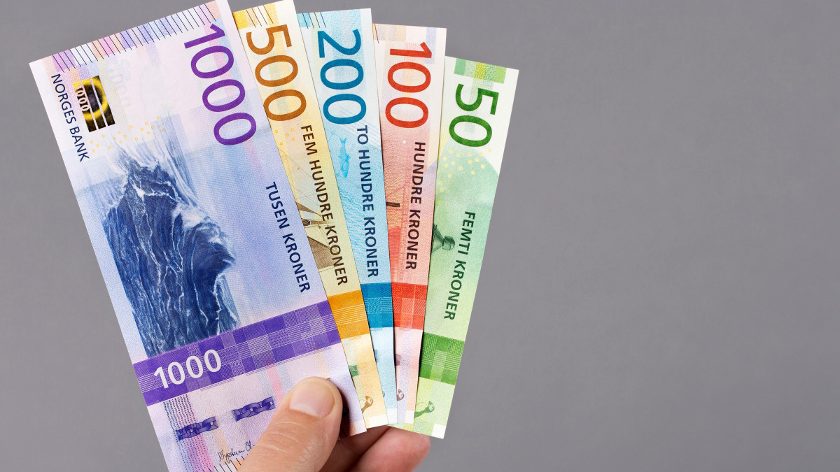 Korona norweska najsilniejsza od listopada. Tracą złotówka, dolar i euro