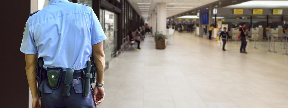 Zakłócał lot, wydmuchał 2 promile: Polak ukarany mandatem