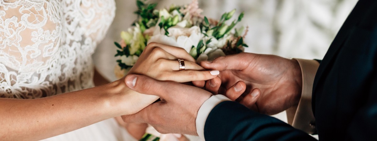 Tyle osób może uczestniczyć w ceremonii ślubu. Nowe zasady