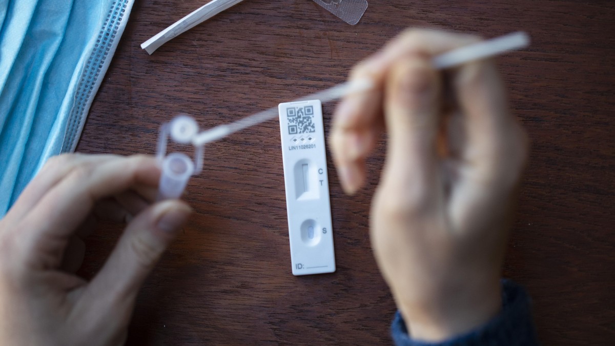 Autotesty zamiast kwarantanny: można uniknąć izolacji po kontakcie z zarażonym koronawirusem