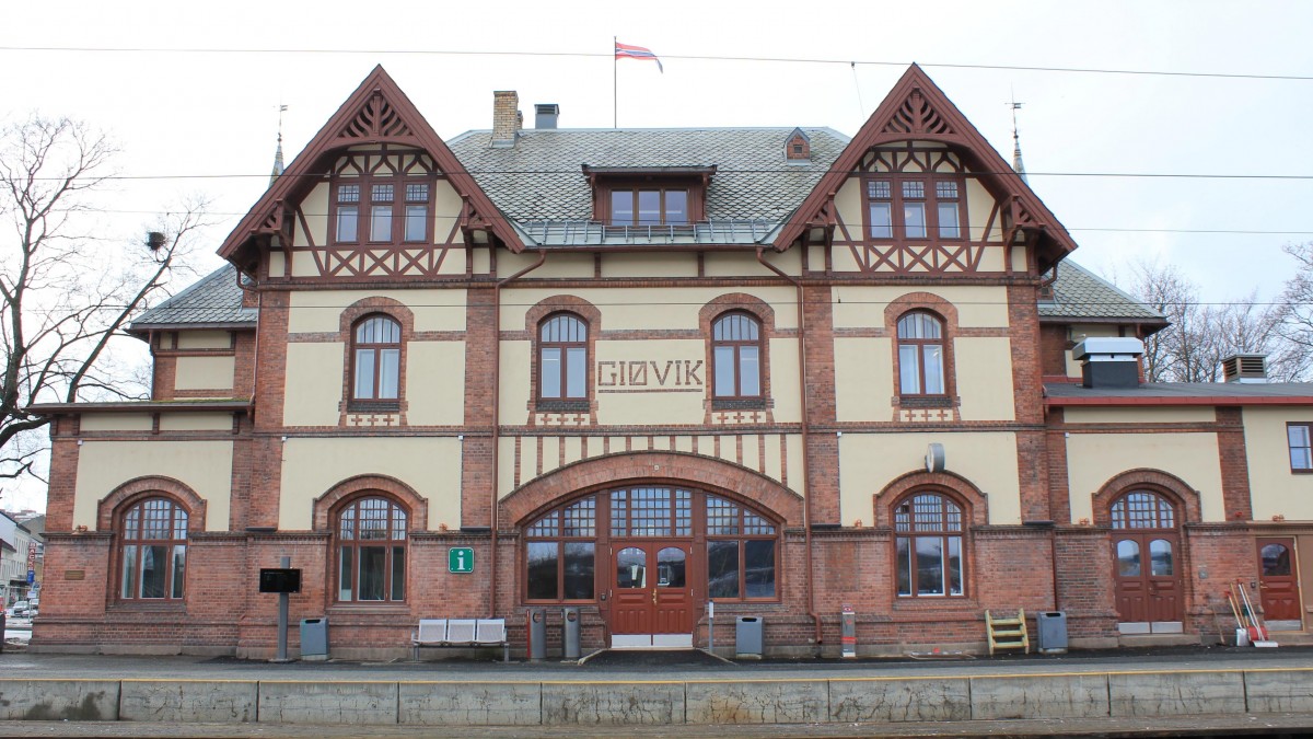 Kasłał na konduktora i straszył, że ma koronawirusa. Teraz musi zapłacić 15 000 koron