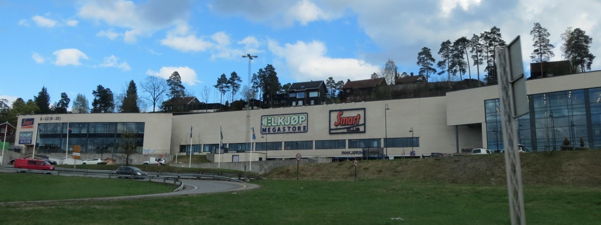 Kolejna recepta Listhaug na uchodźców: upchnąć wszystkich w… centrum handlowym