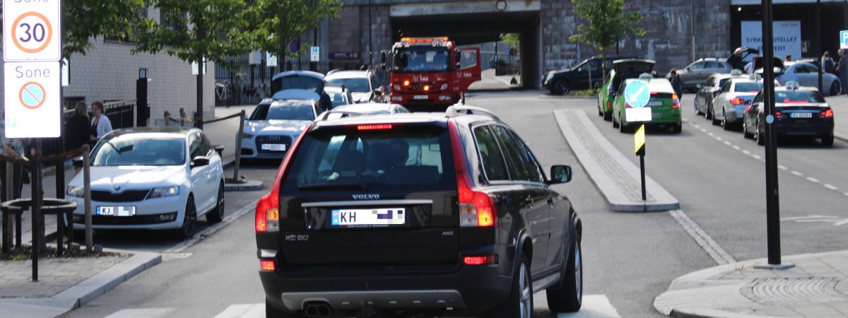 Stało się: potrójne stawki bompenger do walki z brudnym powietrzem. Kierowcy w Oslo i Akershus mogą szykować portfele