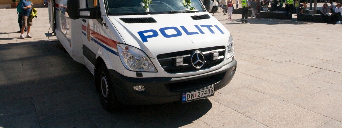 „Narażone miejsca” ochronią policjanci uzbrojeni na stałe. Storting dał im zielone światło