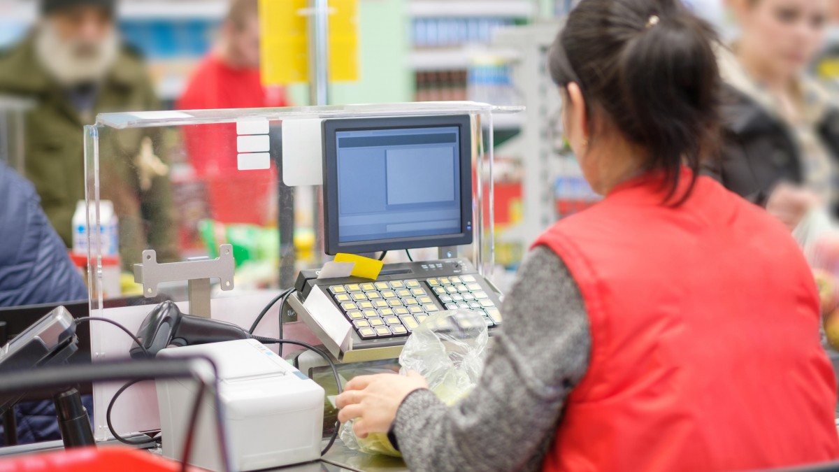 Ponad 600 000 pracowników w Norwegii ma niskie zarobki. Najgorzej w sklepach, hotelach i gastronomii