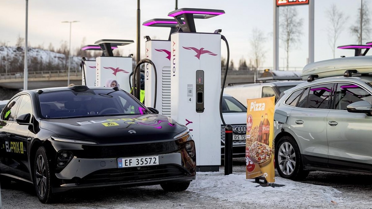 Po norweskich drogach jeździ już 600 000 elektryków. To ponad 20 procent wszystkich samochodów