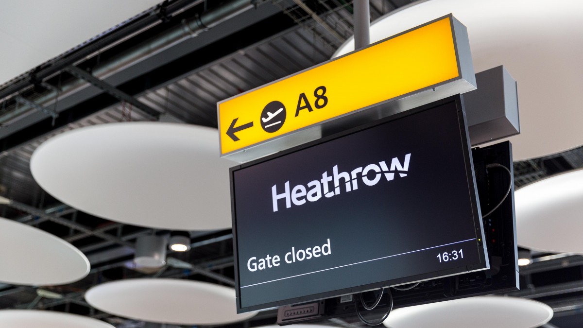 Norwegia i Polska zawieszają połączenia z Wielką Brytanią: na Wyspach pojawił się nowy szczep koronawirusa