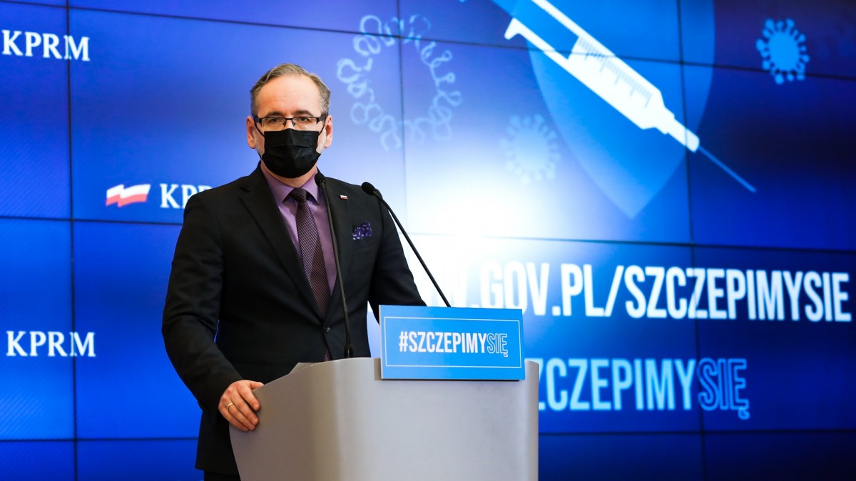 Polacy pożegnają maseczki i kwarantannę? Minister zdrowia wskazał możliwy termin