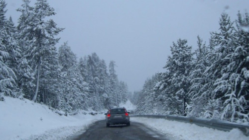 Wieczorem śnieg znów uderzy. Wyruszcie szybciej: ostrzegają kierowców meteorolodzy