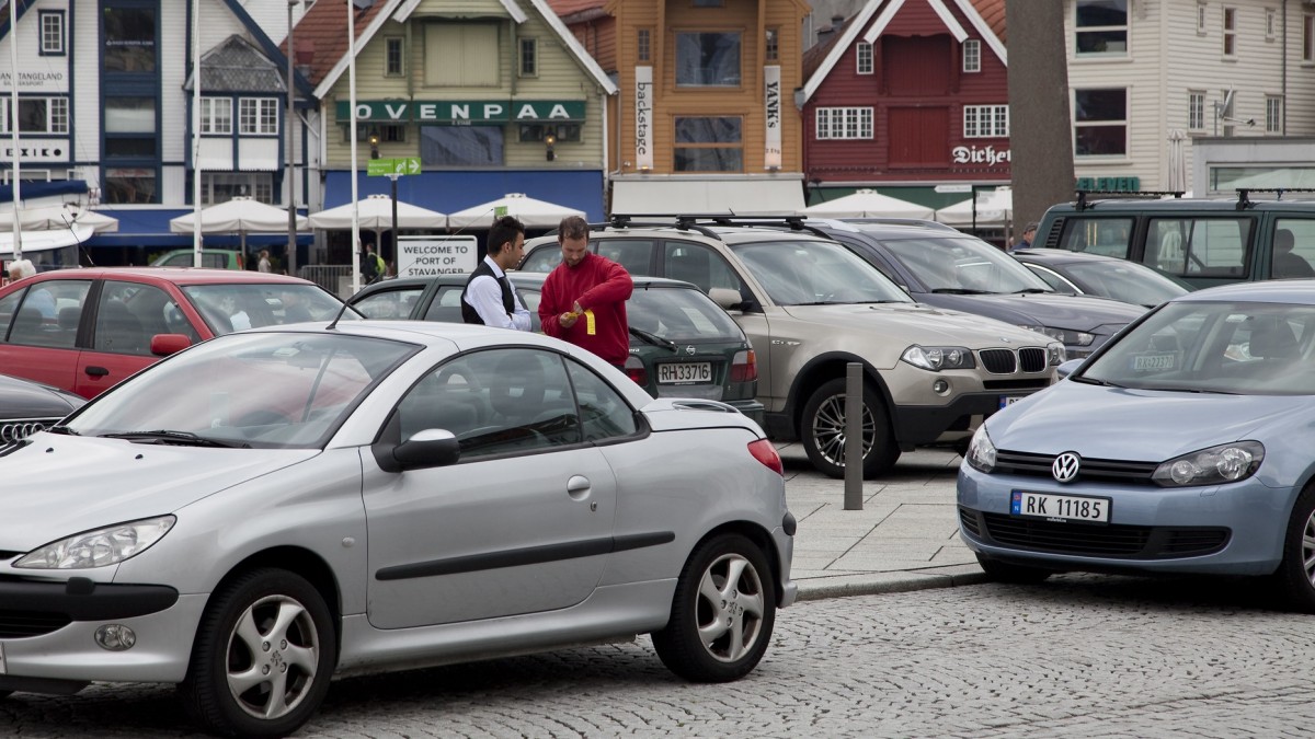Dłuższy czas oczekiwania na nowy samochód. Pat na rynku motoryzacyjnym