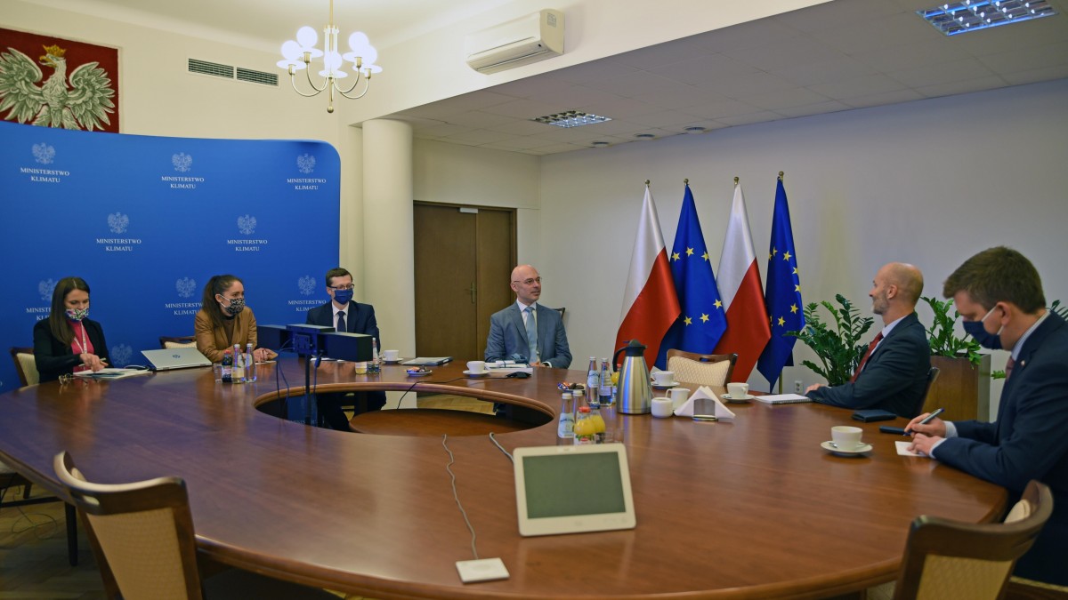„Chętnie skorzystamy z bogatych doświadczeń Norwegów”: Polska przechodzi na bezemisyjny transport publiczny