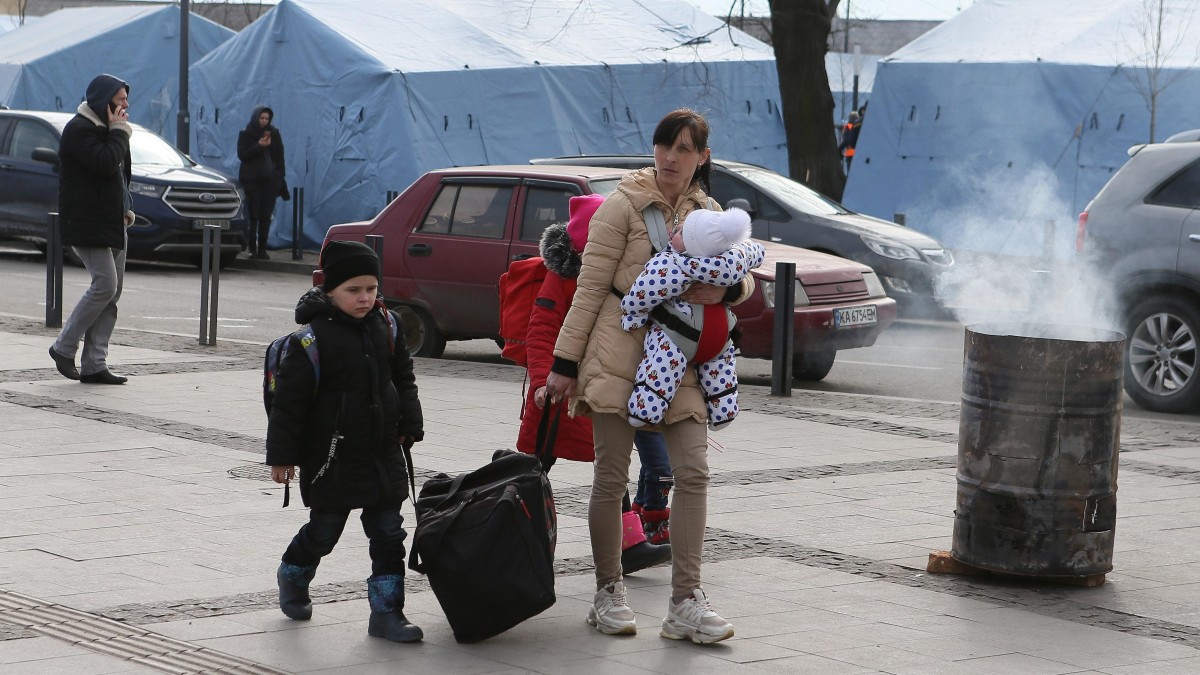 Uchodźcy z Ukrainy w ośrodku Haslemoen. Obok odbędą się manewry wojskowe